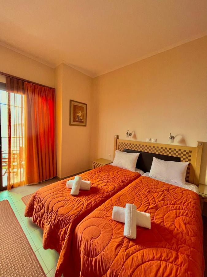 Entheon Rooms Marathopoli Bagian luar foto