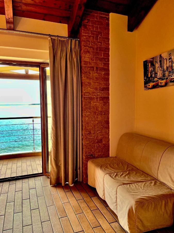 Entheon Rooms Marathopoli Bagian luar foto